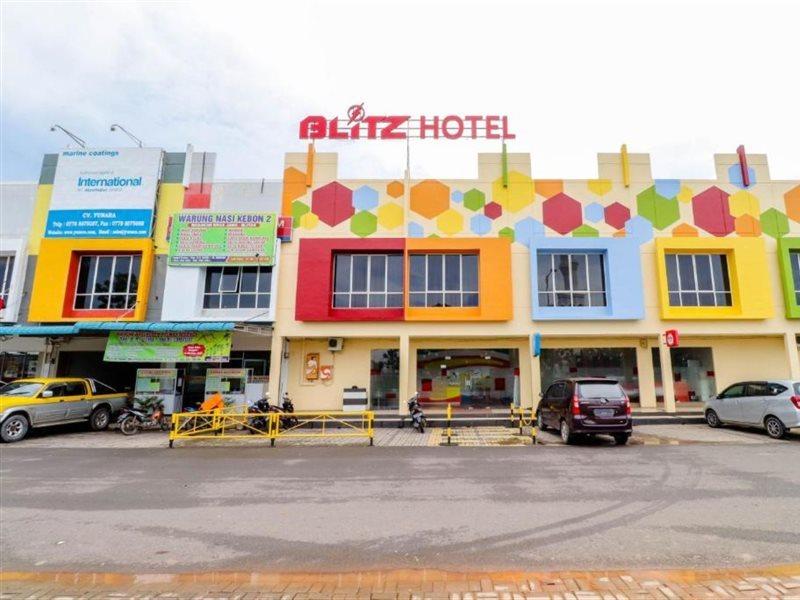 Blitz Hotel Batam Exterior foto