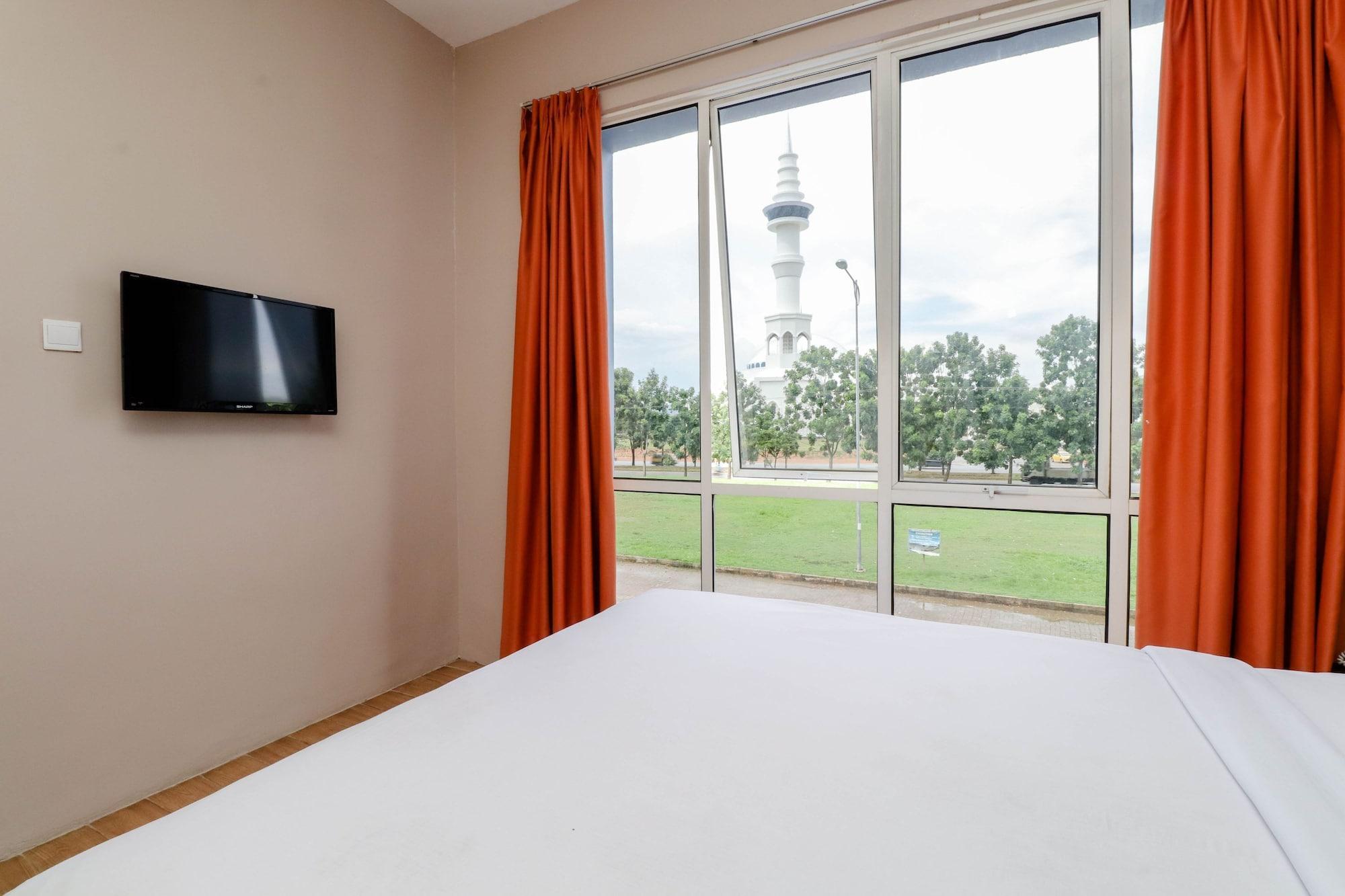 Blitz Hotel Batam Exterior foto