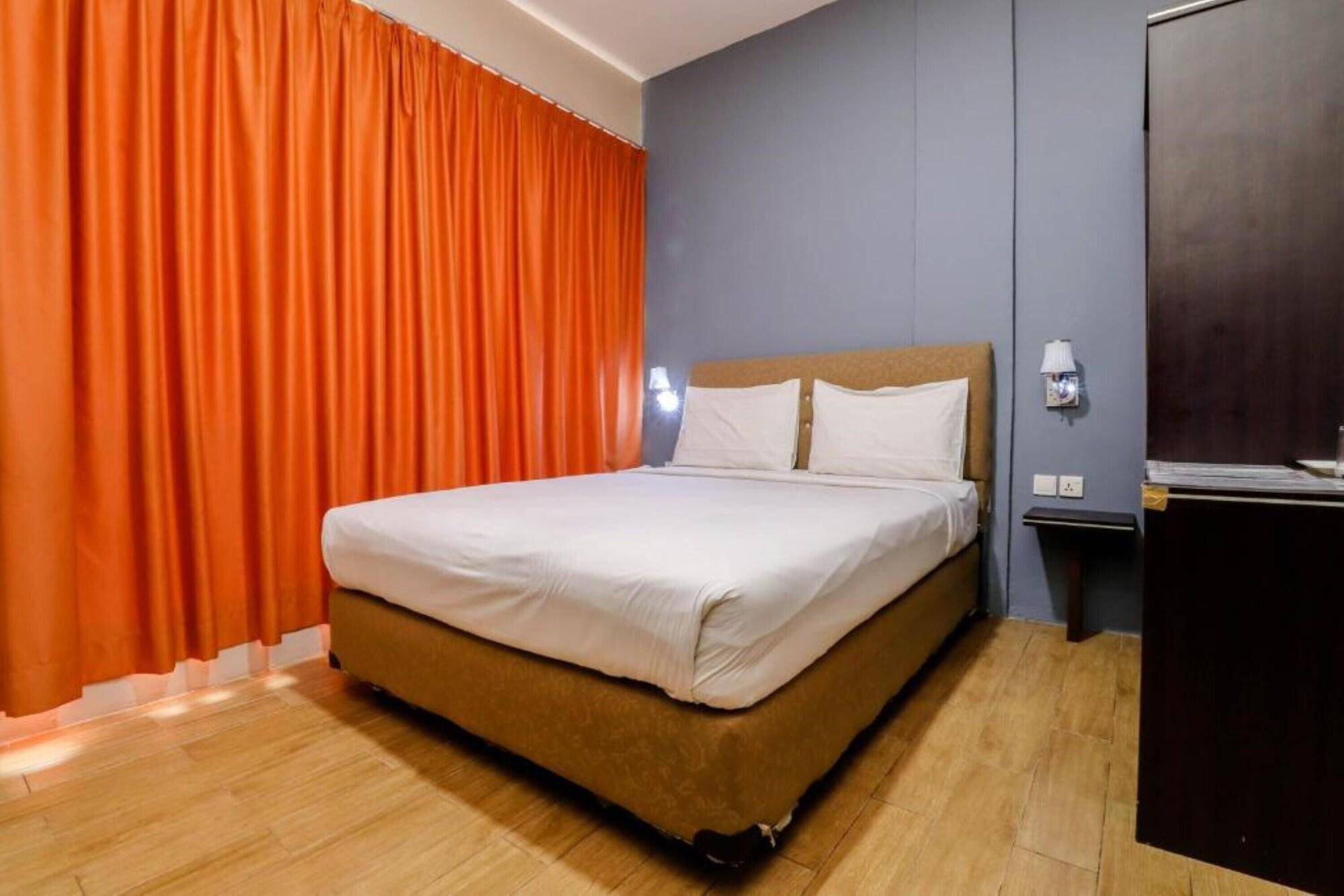 Blitz Hotel Batam Exterior foto
